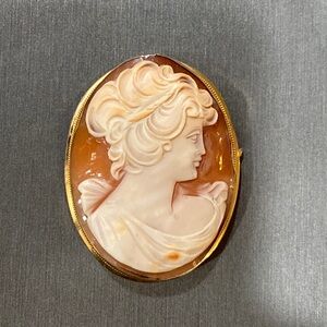 Antique 18k 750 Yellow Gold Carved Shell Cameo Pendant Brooch